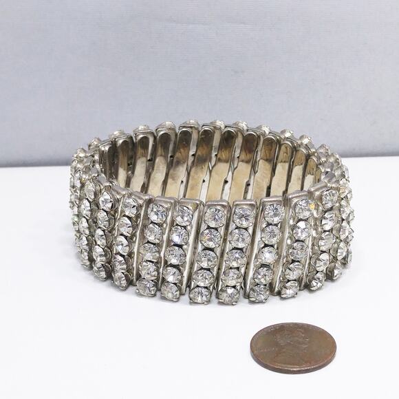 Vintage 1950s Clear Rhinestone Expansion Bracelet, 5 Rows Silver Tone - Picture 8 of 10